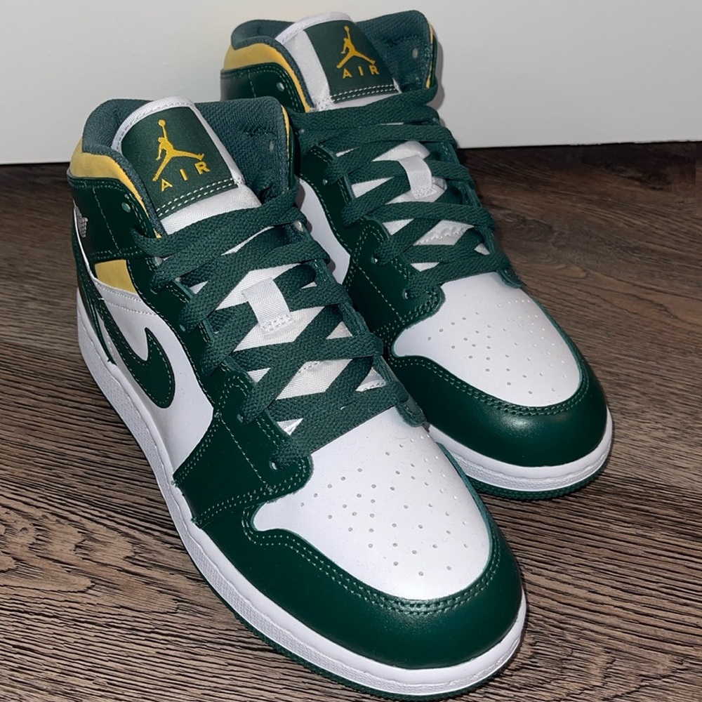 JORDAN KIDS
AIR JORDAN 1 MID GS
"Sonics"